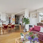 Charming Apt For 5 People In Paris By Weekome